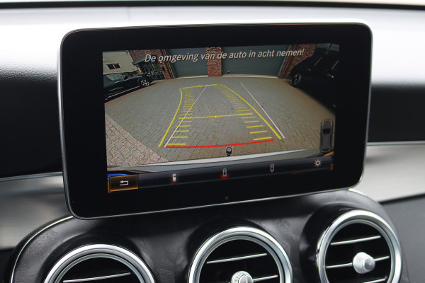 Mercedes-Benz GLC 250 4MATIC Premium Aut9 | Panoramadak | Burmester | Trekhaak | Sfeerverlichting | Surround Camera | Intelligent light System |