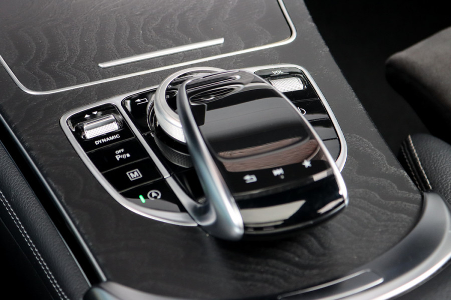 Mercedes-Benz GLC 250 4MATIC Premium Aut9 | Panoramadak | Burmester | Trekhaak | Sfeerverlichting | Surround Camera | Intelligent light System |