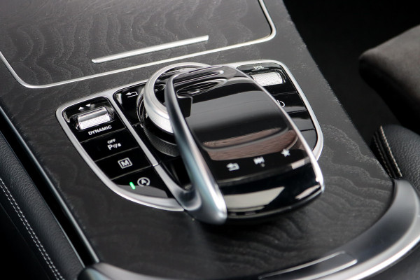 Mercedes-Benz GLC 250 4MATIC Premium Aut9 | Panoramadak | Burmester | Trekhaak | Sfeerverlichting | Surround Camera | Intelligent light System |