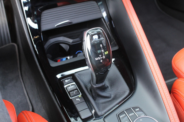 BMW X2 sDrive20i High 192pk Executive AUTOMAAT NL-Auto NAP 1e Eigenaar Panoramadak Clima Cruise Navi HUD El. Klep Trekhaak 1800kg