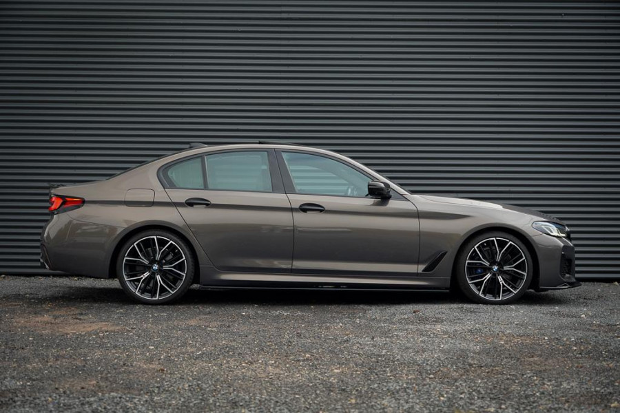 BMW 5 Serie 530i High Executive Edition / M-Sport / Laser / M-Stoelen / Schuifdak / Adaptive Cruise BMW 5 Serie 530i High Executive Edition / M-Sport / Laser / M-Stoelen / Schuifdak / Adaptive Cruise