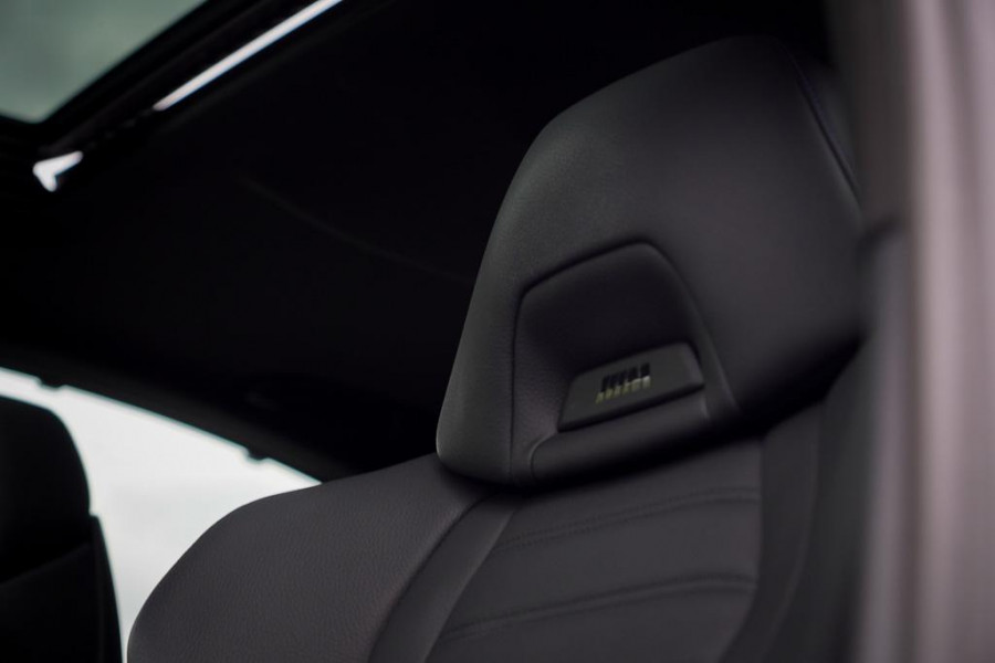 BMW 5 Serie 530i High Executive Edition / M-Sport / Laser / M-Stoelen / Schuifdak / Adaptive Cruise BMW 5 Serie 530i High Executive Edition / M-Sport / Laser / M-Stoelen / Schuifdak / Adaptive Cruise