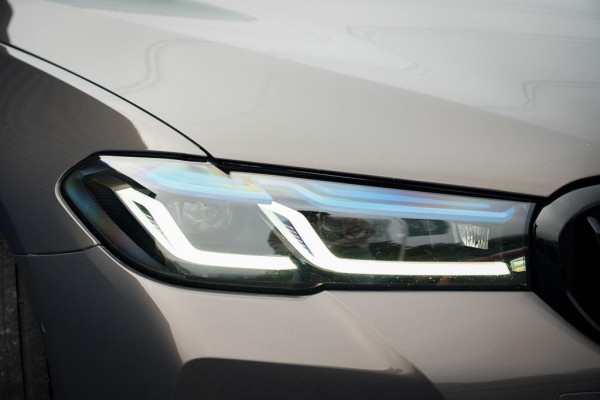 BMW 5 Serie 530i High Executive Edition / M-Sport / Laser / M-Stoelen / Schuifdak / Adaptive Cruise BMW 5 Serie 530i High Executive Edition / M-Sport / Laser / M-Stoelen / Schuifdak / Adaptive Cruise