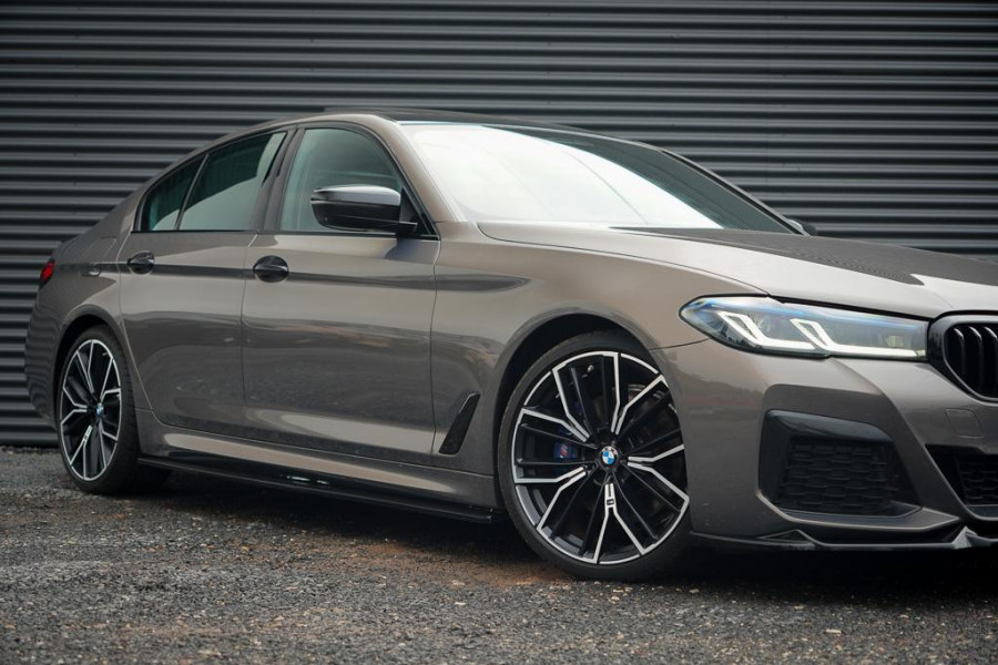 BMW 5 Serie 530i High Executive Edition / M-Sport / Laser / M-Stoelen / Schuifdak / Adaptive Cruise BMW 5 Serie 530i High Executive Edition / M-Sport / Laser / M-Stoelen / Schuifdak / Adaptive Cruise