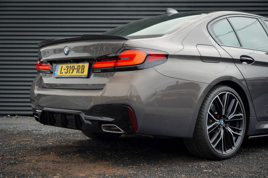 BMW 5 Serie 530i High Executive Edition / M-Sport / Laser / M-Stoelen / Schuifdak / Adaptive Cruise BMW 5 Serie 530i High Executive Edition / M-Sport / Laser / M-Stoelen / Schuifdak / Adaptive Cruise