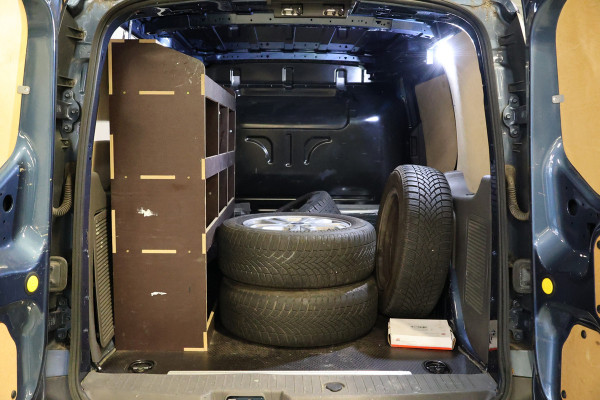 Ford Transit Connect 1.5 EcoBlue | Bi-Xenon | Navigatie | CarPlay | Blind Spot | Camera | Trekhaak | Elektrische spiegels | Betimmering | Nieuwe APK | NL Auto | NAP Logisch