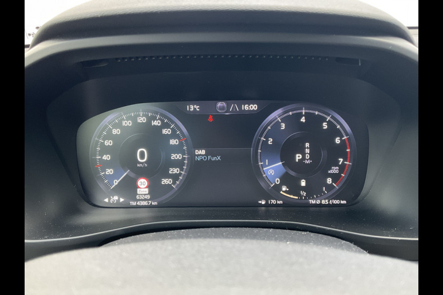 Volvo XC40 2.0 B4 Inscription Leder Keyless Carplay Stoelverw Elek.Klep Camera Led NL-Auto!