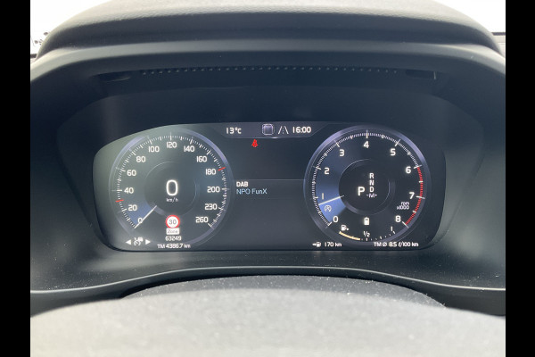 Volvo XC40 2.0 B4 Inscription Leder Keyless Carplay Stoelverw Elek.Klep Camera Led NL-Auto!