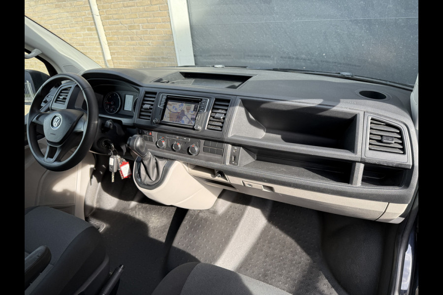 Volkswagen Transporter 2.0 TDI 150PK EURO 6 L1H1 Navigatie systeem/cruise control Volkswagen Transporter 2.0 TDI 150PK EURO 6 L1H1 Navigatie systeem/cruise control