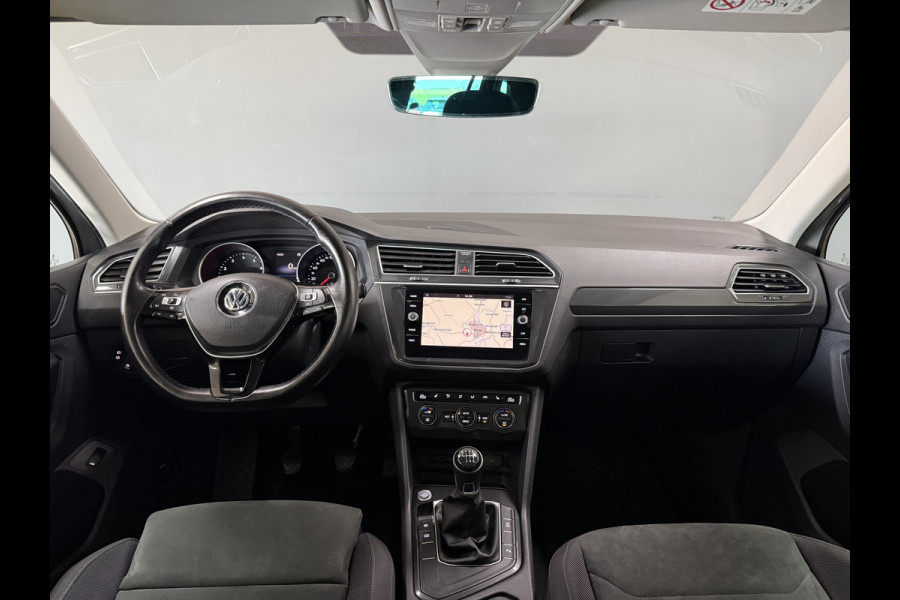 Volkswagen Tiguan 1.5 TSI Comfortline Business | Elektr. Trekhaak | Carplay | Massage