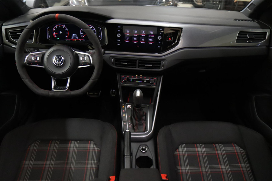 Volkswagen Polo 2.0 TSI GTI PANO/KEYLESS/ACC/LANE/BLINDSPOT/STOELV/VOL