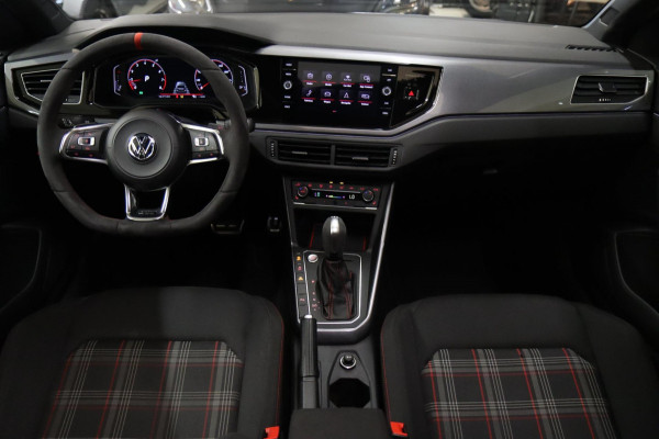 Volkswagen Polo 2.0 TSI GTI PANO/KEYLESS/ACC/LANE/BLINDSPOT/STOELV/VOL