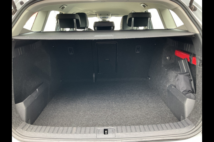 Škoda ENYAQ iV 80 Trekhaak Stoel/Stuurverw Carplay Camera 100% Elektrisch NL-Auto!