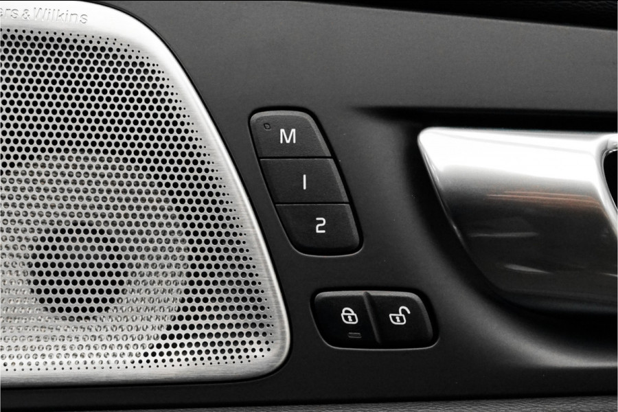 Volvo XC60 B5 Ultimate Bright Pano B&W Trekhaak HUD