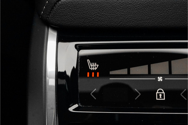 Volvo XC60 B5 Ultimate Bright Pano B&W Trekhaak HUD