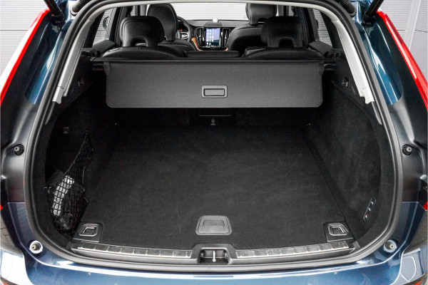 Volvo XC60 B5 Ultimate Bright Pano B&W Trekhaak HUD
