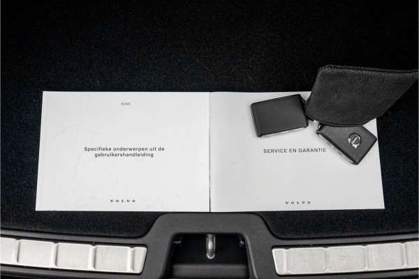 Volvo XC60 B5 Ultimate Bright Pano B&W Trekhaak HUD
