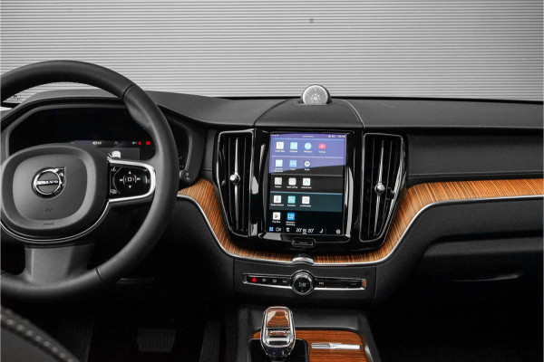 Volvo XC60 B5 Ultimate Bright Pano B&W Trekhaak HUD