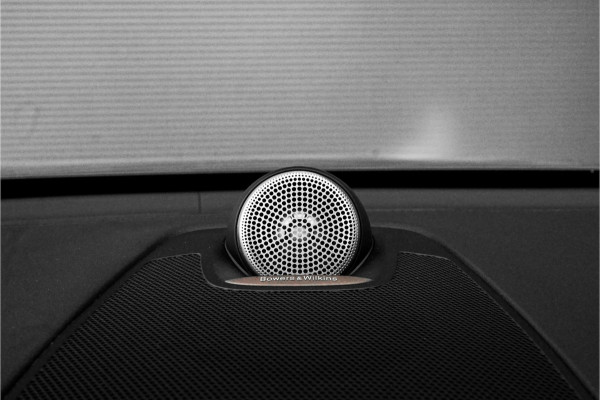 Volvo XC60 B5 Ultimate Bright Pano B&W Trekhaak HUD