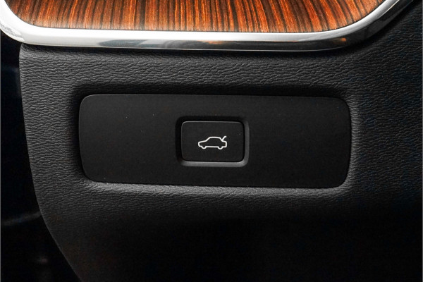 Volvo XC60 B5 Ultimate Bright Pano B&W Trekhaak HUD