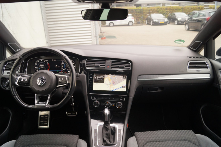 Volkswagen Golf 1.5 TSI 150pk DSG R-Line Highline Business -DYNAUDIO-