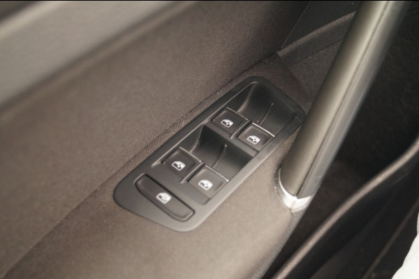 Volkswagen Golf 1.5 TSI 150pk DSG R-Line Highline Business -DYNAUDIO-