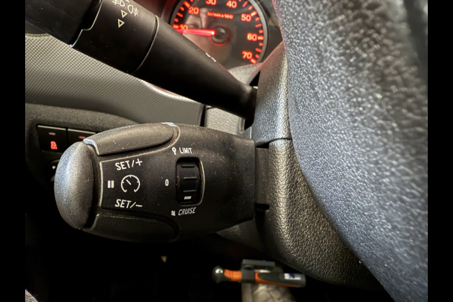 Peugeot Partner 120 1.6 BlueHDi 75 L1 Première | Navi | Cruise
