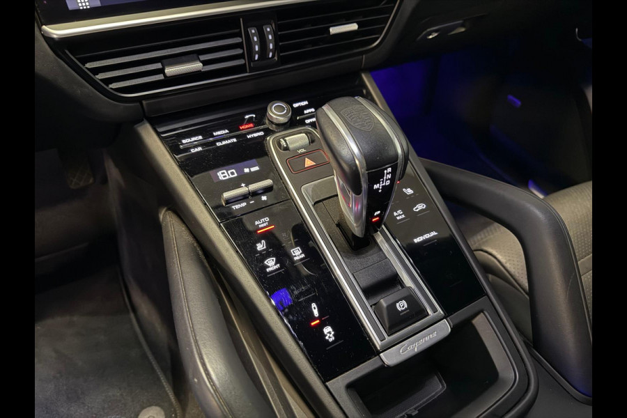 Porsche Cayenne Coupé 3.0 E-Hybrid-PANO-HEAD UP-LUCHTV.-STOELEN 18 VOUDIG-ACC-4 WIELSTURING-COMPLEET