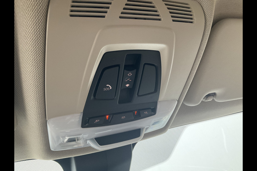 BMW X1 sDrive20i Corporate Lease High Executive Pano Trekhaak HUD Leer Led Elek.Klep Voll.Onderhouden!