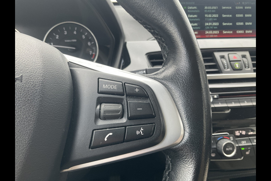BMW X1 sDrive20i Corporate Lease High Executive Pano Trekhaak HUD Leer Led Elek.Klep Voll.Onderhouden!