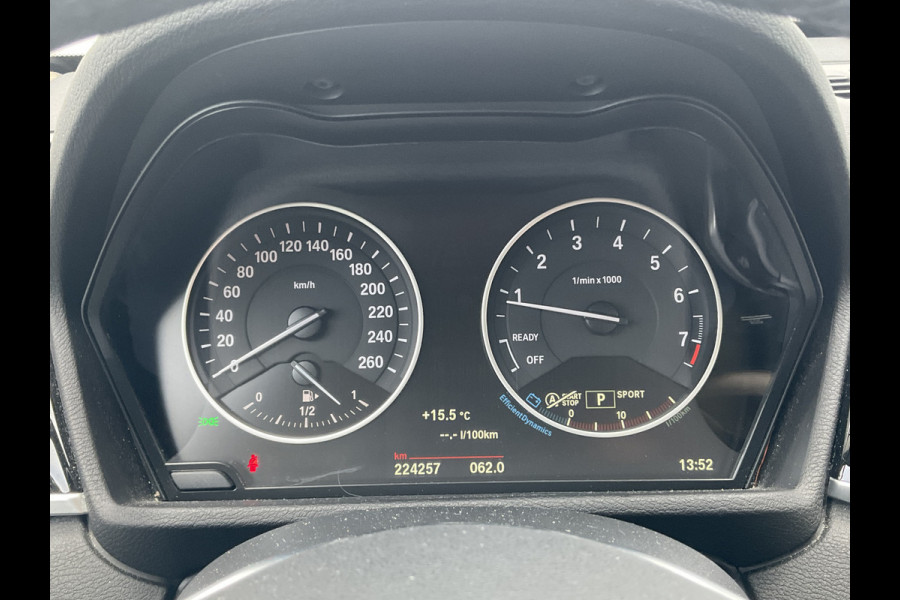BMW X1 sDrive20i Corporate Lease High Executive Pano Trekhaak HUD Leer Led Elek.Klep Voll.Onderhouden!