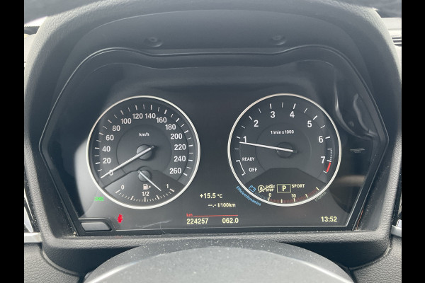 BMW X1 sDrive20i Corporate Lease High Executive Pano Trekhaak HUD Leer Led Elek.Klep Voll.Onderhouden!