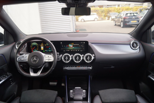 Mercedes-Benz EQA 250 Business Solution AMG 67kWh -PANO-LED-CAM-