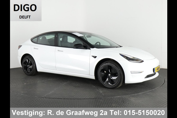 Tesla Model 3 Long Range Two-Tone AWD 75 kWh ACCU 87% | Dodehoek detectie | Voorstoelen verwarmd | Trekhaak |