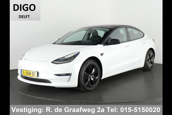 Tesla Model 3 Long Range Two-Tone AWD 75 kWh ACCU 87% | Dodehoek detectie | Voorstoelen verwarmd | Trekhaak |