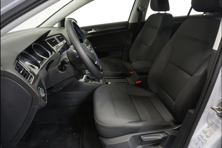 Volkswagen e-Golf e-Golf Navigatie Climate Control Parkeer sensoren V+A Privacy Glass