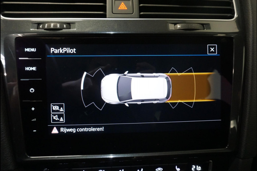 Volkswagen e-Golf e-Golf Navigatie Climate Control Parkeer sensoren V+A Privacy Glass