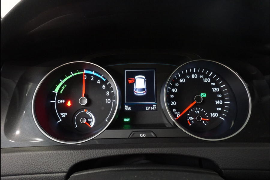 Volkswagen e-Golf e-Golf Navigatie Climate Control Parkeer sensoren V+A Privacy Glass