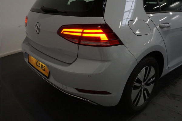 Volkswagen e-Golf e-Golf Navigatie Climate Control Parkeer sensoren V+A Privacy Glass