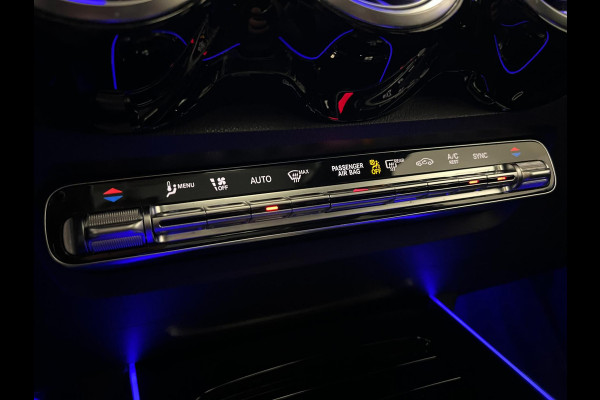 Mercedes-Benz Glb 200 / AMG / NL-auto / BTW / Pano / Memory