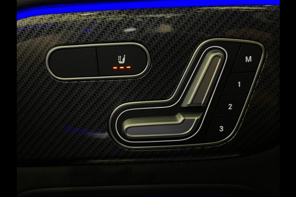 Mercedes-Benz Glb 200 / AMG / NL-auto / BTW / Pano / Memory