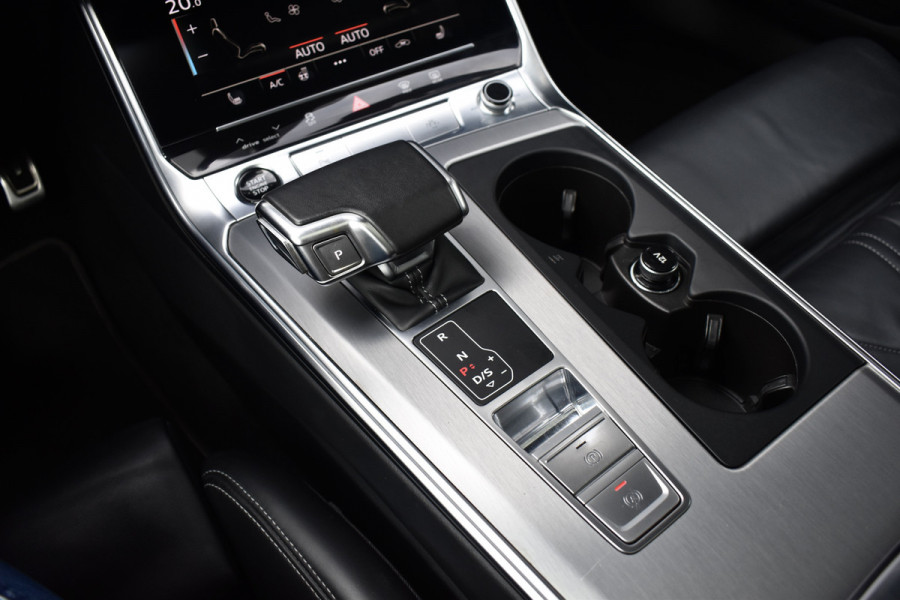 Audi A6 Avant 55 TFSI e Quattro 367pk Competition | Panoramadak | ACC | Head-Up | Trekhaak wegkl. | Camera | Matrix |