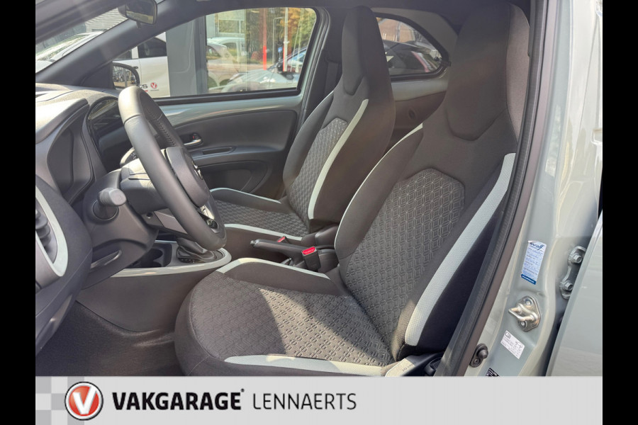Toyota Aygo X 1.0 VVT-i S-CVT Envy AUTOMAAT, navi, carplay, pdc v+a, Rijklaarprijs