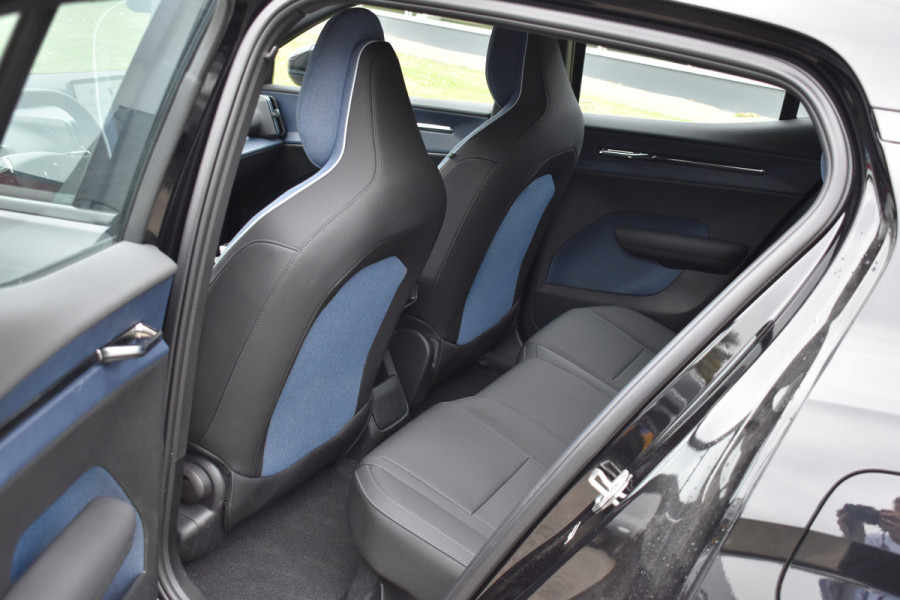 Volvo EX30 Extended Range Plus 69 kWh | ACC | H&K | Blis | Camera | 19'LMV  Camera