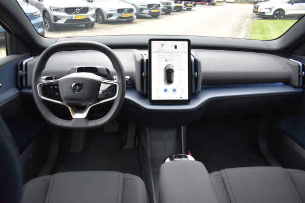 Volvo EX30 Extended Range Plus 69 kWh | ACC | H&K | Blis | Camera | 19'LMV  Camera