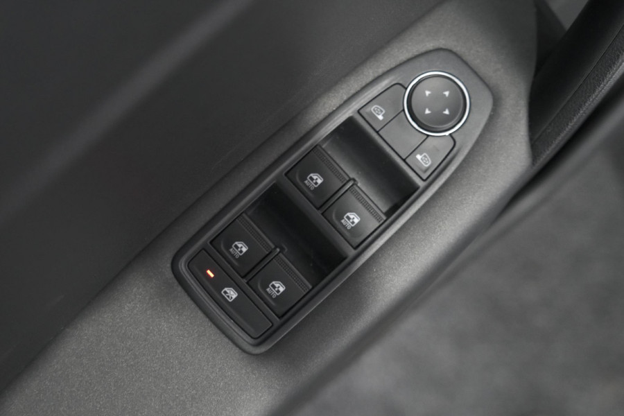 Renault Captur TCe 90 Evolution | Parkeersensoren | Navigatie | Allseason Banden | Apple Carplay Renault Captur TCe 90 Evolution | Parkeersensoren | Navigatie | Allseason Banden | Apple Carplay