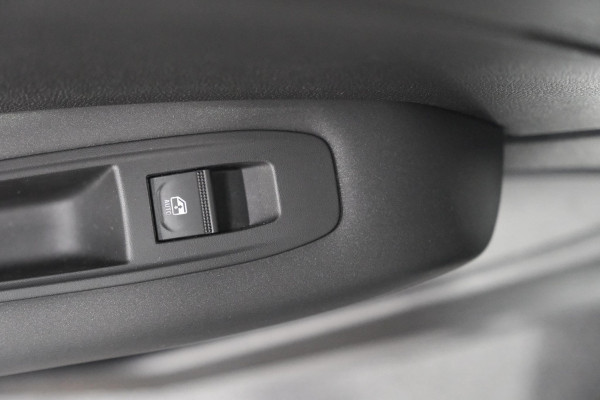 Renault Captur TCe 90 Evolution | Parkeersensoren | Navigatie | Allseason Banden | Apple Carplay Renault Captur TCe 90 Evolution | Parkeersensoren | Navigatie | Allseason Banden | Apple Carplay