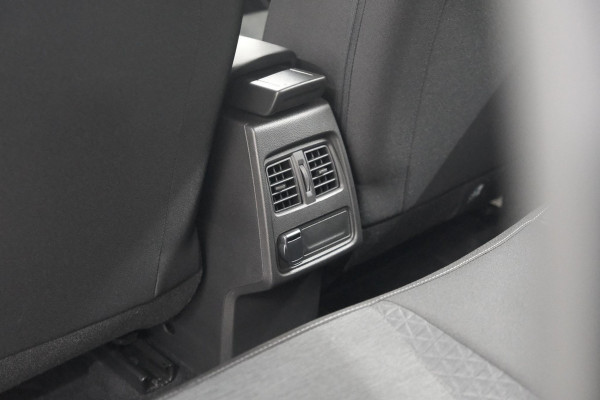 Renault Captur TCe 90 Evolution | Parkeersensoren | Navigatie | Allseason Banden | Apple Carplay Renault Captur TCe 90 Evolution | Parkeersensoren | Navigatie | Allseason Banden | Apple Carplay