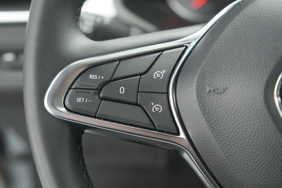 Renault Captur TCe 90 Evolution | Parkeersensoren | Navigatie | Allseason Banden | Apple Carplay Renault Captur TCe 90 Evolution | Parkeersensoren | Navigatie | Allseason Banden | Apple Carplay