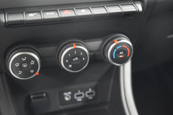 Renault Captur TCe 90 Evolution | Parkeersensoren | Navigatie | Allseason Banden | Apple Carplay Renault Captur TCe 90 Evolution | Parkeersensoren | Navigatie | Allseason Banden | Apple Carplay